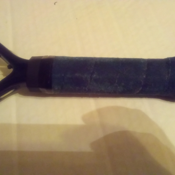 Ektelon Elantra GraphiteTennis Raquet with Case - Picture 11 of 16